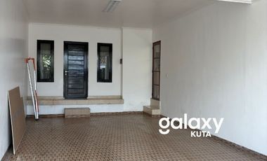 DISEWAKAN RUMAH GUNUNG LUMUT PERUM PURASARI PADANGSAMBIAN DENPASAR, BALI