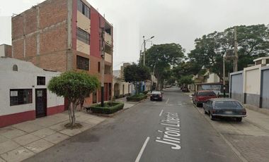 VENDO CASA  EN BARRANCO, EXCELENTE UBICACIÓN, PRECIO DE OCASION A VALOR DE TERRENO