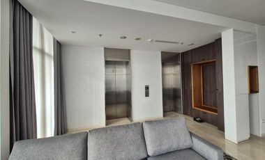 For Rent Verde Two Apartment 3 BR 230 sqm
