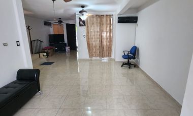 En Venta Casa de 2 Niveles, con remodelada en la Colonia Misión de Fundadores  , Apodaca, N.L