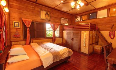 Vacation home for sale, 2-storey teak gold, in the village, near international school, only 500 meters.