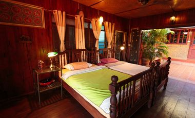 Vacation home for sale, 2-storey teak gold, in the village, near international school, only 500 meters.