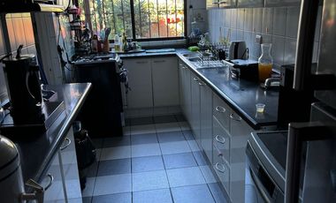 Departamento se vende Primer Piso Tomás Moooro, con Jardín , Piscina y quincho