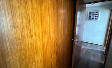 Departamento se vende Primer Piso Tomás Moooro, con Jardín , Piscina y quincho