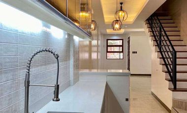 Townhouse for Sale in Binay st. Bangkal Makati City
