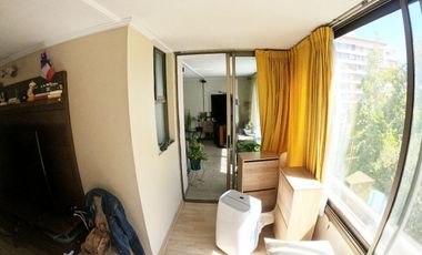 Oportunidad Unica: Hermoso depto. en Av Las Condes, a pasos de Av La Dehesa