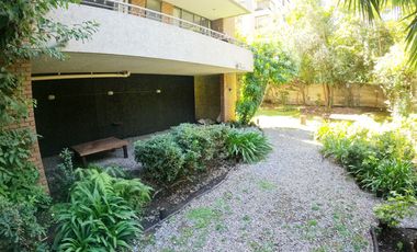 Oportunidad Unica: Hermoso depto. en Av Las Condes, a pasos de Av La Dehesa