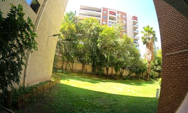 Oportunidad Unica: Hermoso depto. en Av Las Condes, a pasos de Av La Dehesa