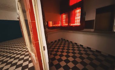 Bodega en Venta a unos metros de José Gálvez con Área de Recepción.