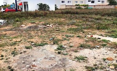 RENTA TERRENO EN AVENIDA 135