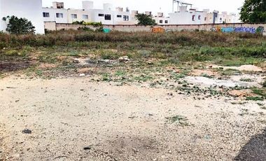 RENTA TERRENO EN AVENIDA 135