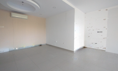 Local en arriendo en Villa Santos.
