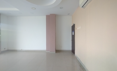 Local en arriendo en Villa Santos.