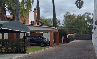 RENTA DE CASA COLINAS DEL BOSQUE EN PRIVADA 5 RECÁMARAS CORREGIDORA QUERÉTARO