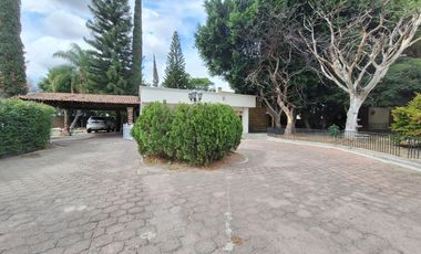 RENTA DE CASA COLINAS DEL BOSQUE EN PRIVADA 5 RECÁMARAS CORREGIDORA QUERÉTARO