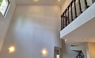 RENTA DE CASA COLINAS DEL BOSQUE EN PRIVADA 5 RECÁMARAS CORREGIDORA QUERÉTARO