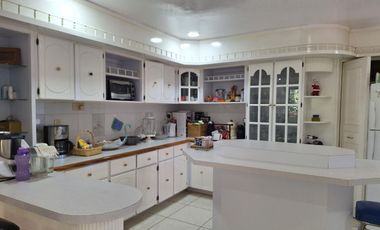 RENTA DE CASA COLINAS DEL BOSQUE EN PRIVADA 5 RECÁMARAS CORREGIDORA QUERÉTARO