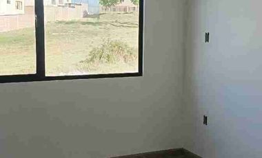 Venta de Casas con Crédito Vip en Menfis, Sector Obrapía, Loja