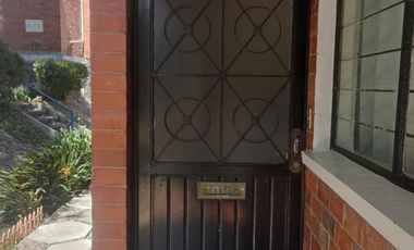 UBICADÍSIMA Y ECONÓMICA CASA DE 3 RECÁMARAS Y CUARTO DE SERVICIO EN SAN JERÓNIMO LÍDICE.