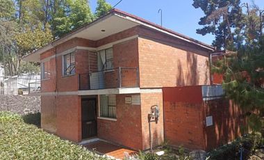 UBICADÍSIMA Y ECONÓMICA CASA DE 3 RECÁMARAS Y CUARTO DE SERVICIO EN SAN JERÓNIMO LÍDICE.
