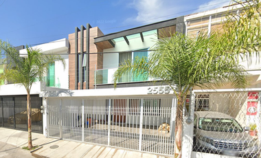 VENTA DE CASA EN GUADALAJARA COLONIA SANTA MONICA