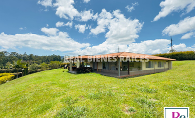 Vendo Hermosa Casa Campestre en Parcelación en La Ceja del Tambo