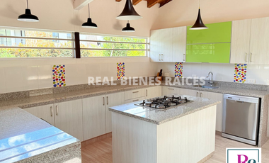 Vendo Hermosa Casa Campestre en Parcelación en La Ceja del Tambo