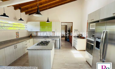 Vendo Hermosa Casa Campestre en Parcelación en La Ceja del Tambo