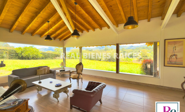 Vendo Hermosa Casa Campestre en Parcelación en La Ceja del Tambo