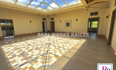 Vendo Hermosa Casa Campestre en Parcelación en La Ceja del Tambo