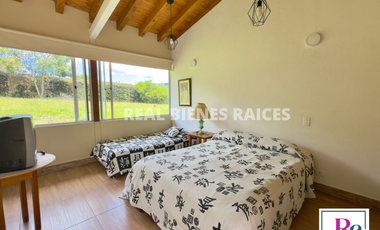 Vendo Hermosa Casa Campestre en Parcelación en La Ceja del Tambo