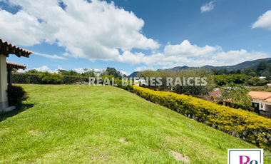 Vendo Hermosa Casa Campestre en Parcelación en La Ceja del Tambo