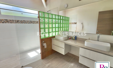 Vendo Hermosa Casa Campestre en Parcelación en La Ceja del Tambo