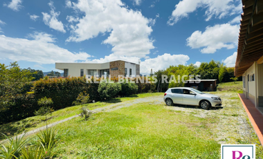 Vendo Hermosa Casa Campestre en Parcelación en La Ceja del Tambo