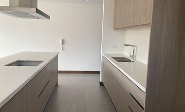 🏙️ Departamento de 3 Dormitorios en Venta en Edificio de Lujo en la Av. Ordoñez Lasso