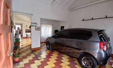 Venta hermosa casa, Barrio La Asunción, Copacabana.