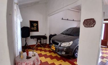 Venta hermosa casa, Barrio La Asunción, Copacabana.