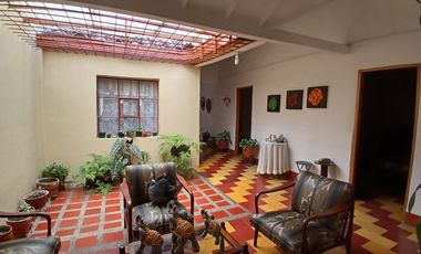 Venta hermosa casa, Barrio La Asunción, Copacabana.