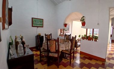 Venta hermosa casa, Barrio La Asunción, Copacabana.