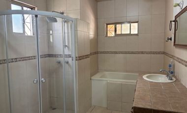 VENTA CASA CON ALBERCA AL NORTE FRACC CERRADO