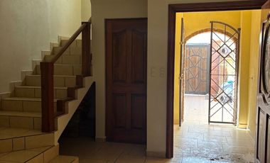 VENTA CASA CON ALBERCA AL NORTE FRACC CERRADO