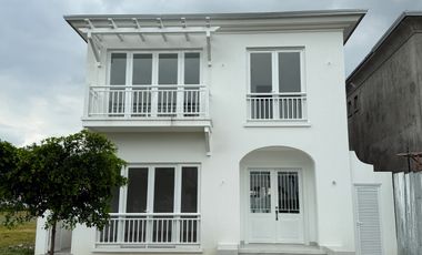CASA AIRES NORTE SAMBORONDON 245.00M2