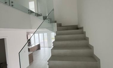 CASA AIRES NORTE SAMBORONDON 245.00M2