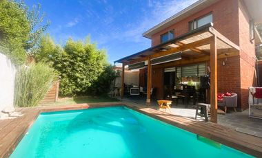 Casa dos pisos en Condominio Valle Araucarias