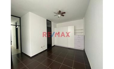 Departamento En Venta En Urb. Miraflores // ID: 1132423