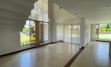 Extraordinaria Casa Campestre  en Maracay Cerritos