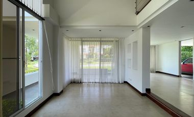 Extraordinaria Casa Campestre  en Maracay Cerritos