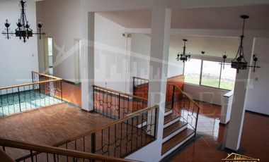 Vendo casa independiente en la Mitad del Mundo