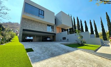 LAS CAÑADAS CASA EN VENTA NUEVA CON INCREIBLE DISEÑO Y ACABADOS DE LUJO