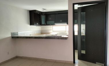 CASA DE 3 PISOS EN RESIDENCIAL SAN FRANCISCO HUATENGO